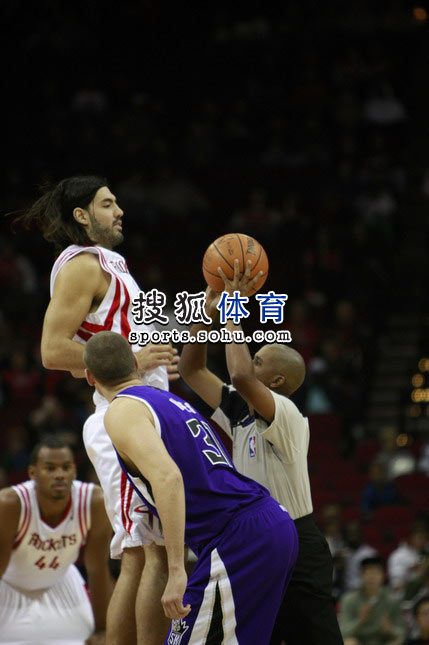 不仅是对他